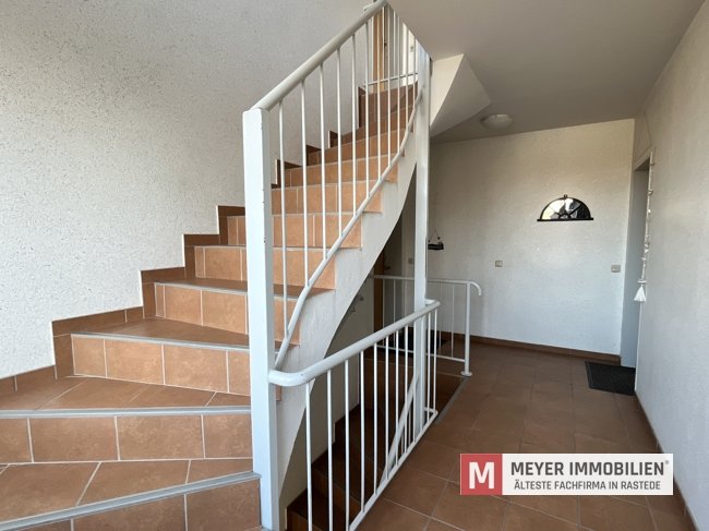 Vermietete Dachgeschosswohnung im Ortskern von Rastede (Obj.-Nr.: 6492)