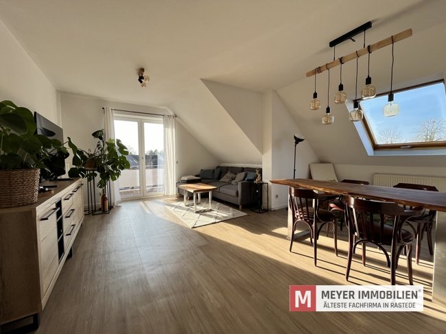 Vermietete Dachgeschosswohnung im Ortskern von Rastede (Obj.-Nr.: 6492)