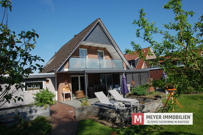 Interessantes Doppelhaus (2 WE) auf einem Traumgrundstück im Ortskern von Wiefelstede (Obj.-Nr.: 6499)
