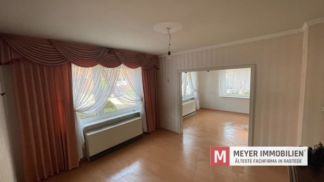 Interessantes Doppelhaus (2 WE) auf einem Traumgrundstück im Ortskern von Wiefelstede (Obj.-Nr.: 6499)