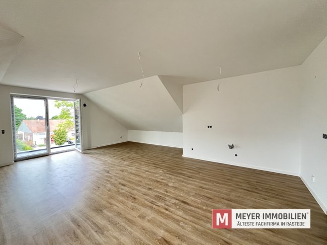 Erstbezug einer DG-Wohnung mit 4 Zimmern in Hahn-Lehmden (Obj.-Nr.: 6435)