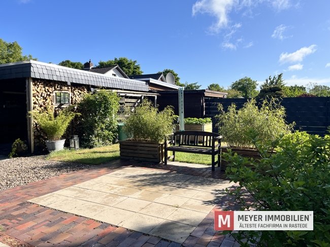 Naturliebhaber aufgepasst - Kernsaniertes Wohnhaus mit Doppelgarage am Ortsrand von Rastede (Obj.-Nr.: 6510)