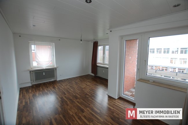 Bezugsfreie 3 ZKBB OG-Wohnung mit Kellerraum in Varel (Objekt-Nr.: 6430)