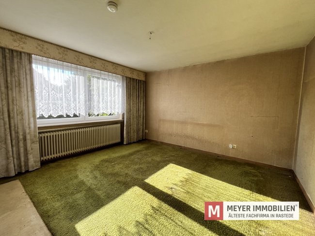 Wohnen auf einer Ebene – Bungalow mit herrlichem Garten und 3 Garagenstellplätzen (Obj.-Nr. 6540)
