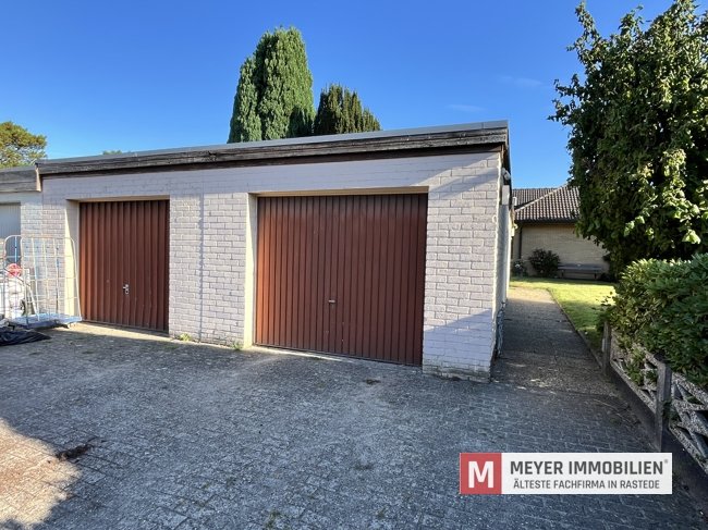 Wohnen auf einer Ebene – Bungalow mit herrlichem Garten und 3 Garagenstellplätzen (Obj.-Nr. 6540)