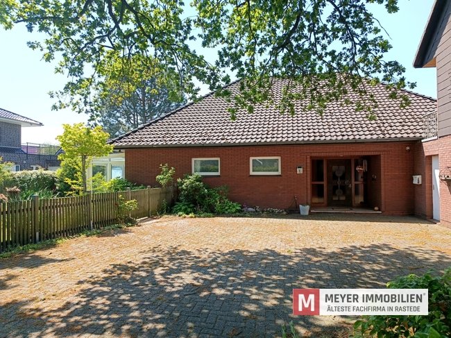 Bungalow mit Garagenanbau und sep. DG-Wohnung in Ofen zu verkaufen (Obj.-Nr.: 6491)