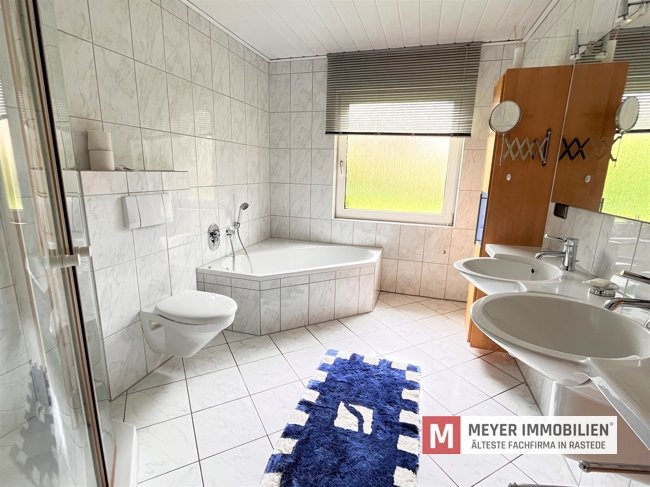 Bungalow mit Garagenanbau und sep. DG-Wohnung in Ofen zu verkaufen (Obj.-Nr.: 6491)