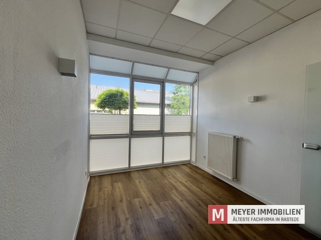 Büro- / Praxisfläche  in 1A Werbelage von Ofen (Obj.-Nr.: 6549)