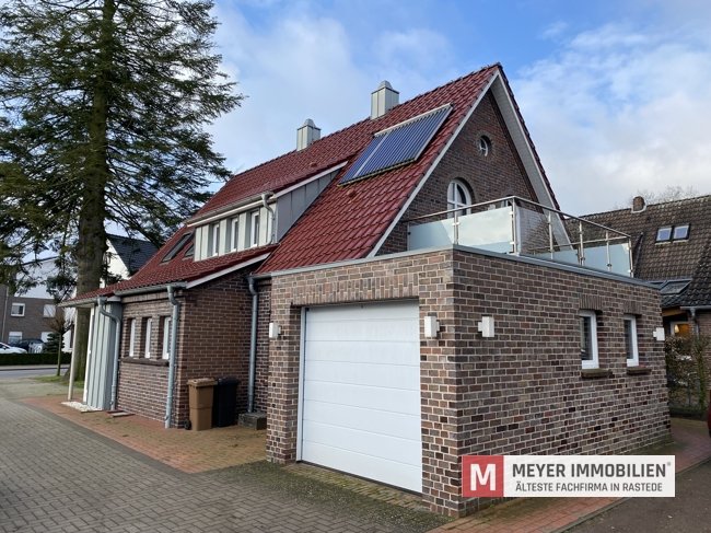 Praxisgebäude mit ELW in Rastede-Wahnbek zu vermieten (Obj.-Nr.: 6120)