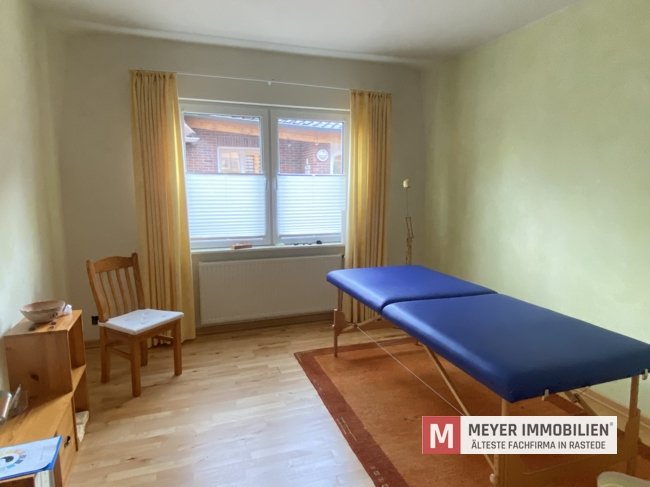 Praxisgebäude mit ELW in Rastede-Wahnbek zu vermieten (Obj.-Nr.: 6120)
