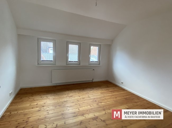 Praxisgebäude mit ELW in Rastede-Wahnbek zu vermieten (Obj.-Nr.: 6120)