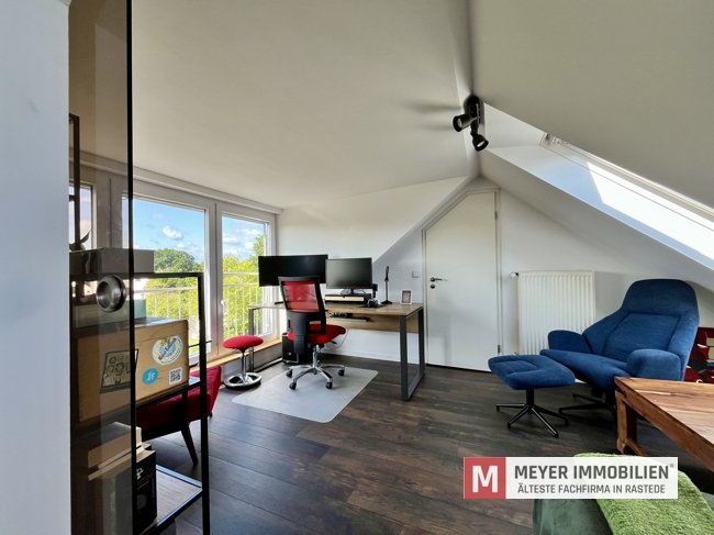 Jugendstil trifft Lifestyle - außergewöhnliche Dachgeschosswohnung in Toplage von Rastede (Obj.-Nr.: 6550)
