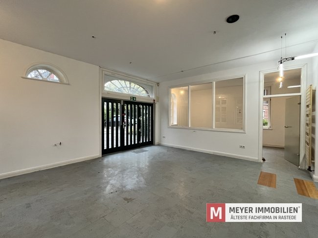 Repräsentative Verkaufsfläche mit historischem Ambiente in Rastede (Obj.-Nr.: 6552)