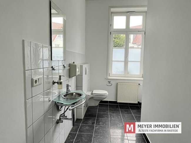 Repräsentative Verkaufsfläche mit historischem Ambiente in Rastede (Obj.-Nr.: 6552)