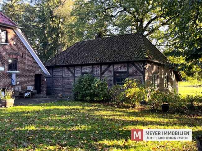 Resthof mit 4 Wohneinheiten auf 3,8 ha Grünland in idyllischer Lage von Salzendeich (Obj.-Nr.: 6449)