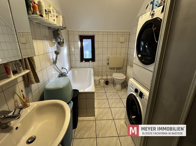 Resthof mit 4 Wohneinheiten auf 3,8 ha Grünland in idyllischer Lage von Salzendeich (Obj.-Nr.: 6449)