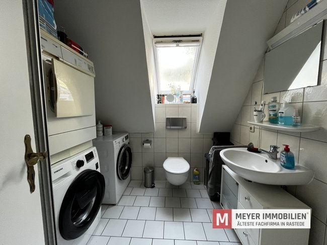 Resthof mit 4 Wohneinheiten auf 3,8 ha Grünland in idyllischer Lage von Salzendeich (Obj.-Nr.: 6449)