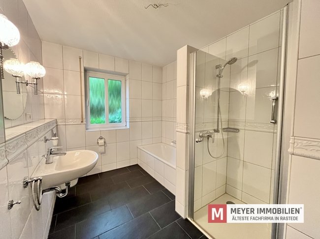 Moderne Neubauwohnung mit Garten in einem 5FH in Ortskernlage von Rastede (Obj.-Nr.: 6553)