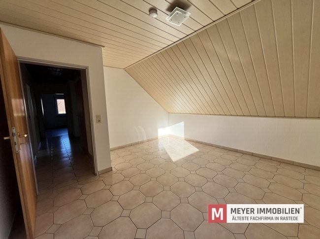 Helle DG Wohnung in ruhiger Lage in Altmoorhausen (Objekt-Nr.: 6555)