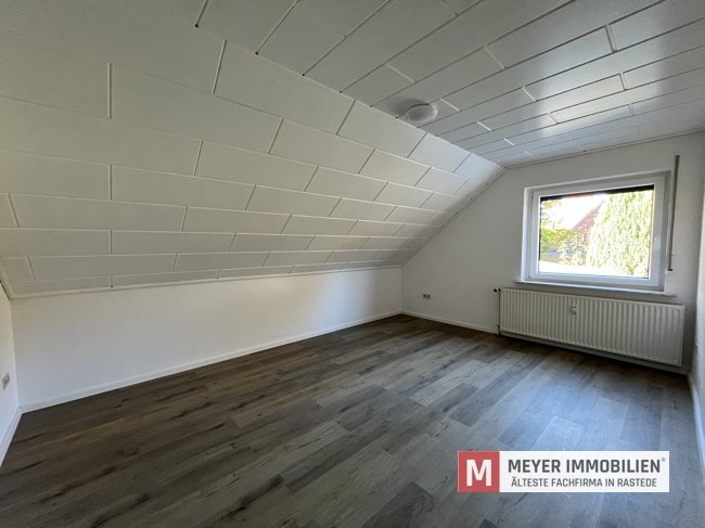 Helle DG Wohnung in ruhiger Lage in Altmoorhausen (Objekt-Nr.: 6555)