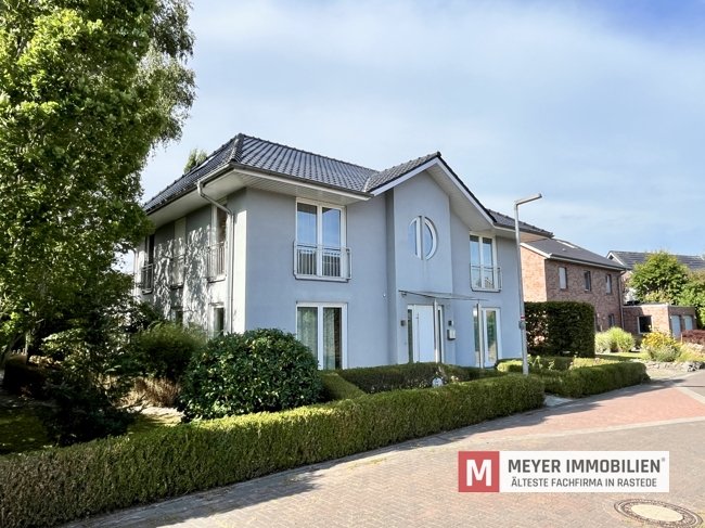 Stadtvilla in Rastede auf Erbpachtgrundstück mit Dachterrasse, Sauna & KfW40-Standard (Obj.-Nr. 6538