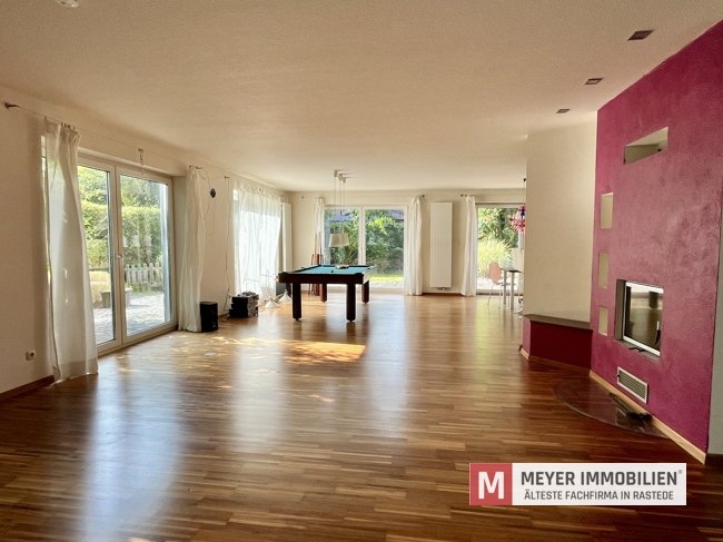 Stadtvilla in Rastede auf Erbpachtgrundstück mit Dachterrasse, Sauna & KfW40-Standard (Obj.-Nr. 6538