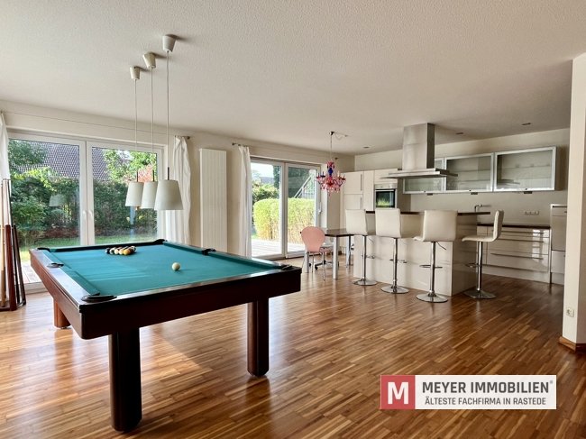 Stadtvilla in Rastede auf Erbpachtgrundstück mit Dachterrasse, Sauna & KfW40-Standard (Obj.-Nr. 6538