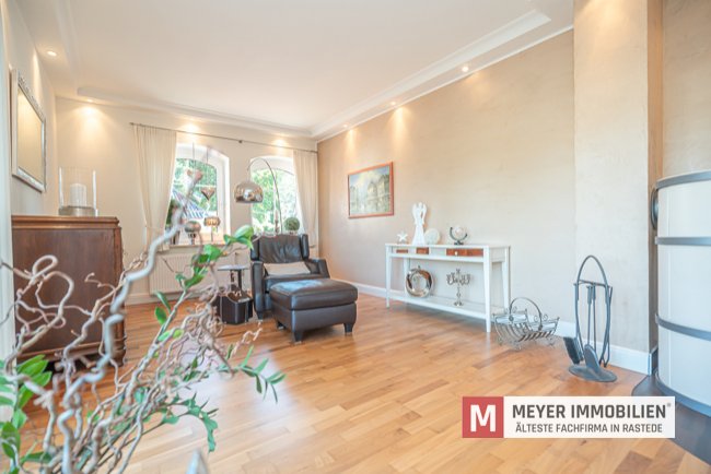 Individuelle Gewerbefläche + Einfamilienhaus direkt in Jaderberg (Obj.-Nr. 6537)