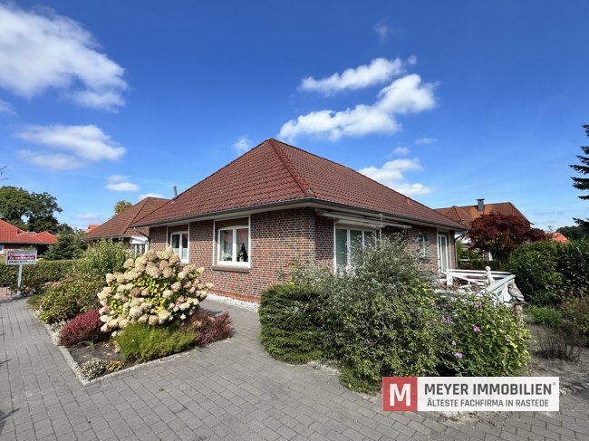 Viel Platz auf einer Ebene - Gepflegter Bungalow mit Ausbaupotenzial in Jaderberg (Obj.-Nr. 6521)
