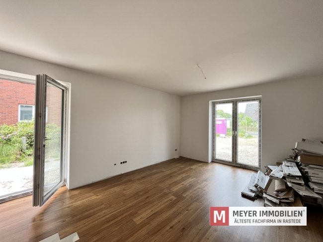 Lichtdurchflutete & neuwertige Erdgeschosswohnung in Hahn-Lehmden (Obj.-Nr.: 6558)