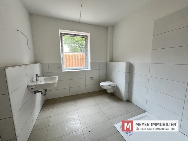 Lichtdurchflutete & neuwertige Erdgeschosswohnung in Hahn-Lehmden (Obj.-Nr.: 6558)