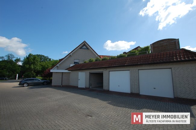 DG-Wohnung mit großer Dachterrasse und Garage im Ortskern von Wiefelstede (Objekt-Nr.: 5980)