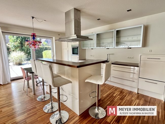 Stadtvilla in Rastede auf Erbpachtgrundstück mit Dachterrasse, Sauna & KfW40-Standard (Obj.-Nr. 6538