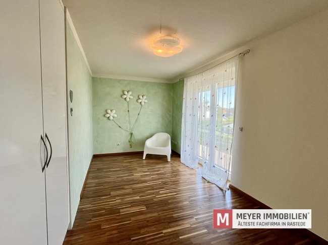 Stadtvilla in Rastede auf Erbpachtgrundstück mit Dachterrasse, Sauna & KfW40-Standard (Obj.-Nr. 6538