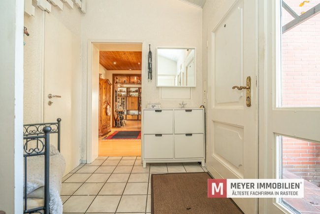 Großzügiges Einfamilienhaus im Stadtvillastil mit ausgebautem Dachgeschoss (Obj.-Nr. 6560)