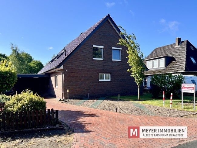 Kernsaniertes Einfamilienhaus mit Doppelgarage und Blick ins Grüne am Ortsrand von Rastede (Obj.-Nr.: 6567)
