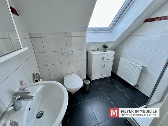 Saniertes Wohnhaus mit Doppelgarage und viel Platz in Rastede (Obj.-Nr.: 6567)