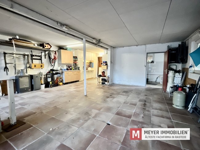 Saniertes Wohnhaus mit Doppelgarage und viel Platz in Rastede (Obj.-Nr.: 6567)