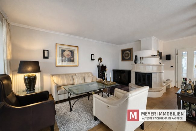 Ein Zuhause mit besonderer Atmosphäre. Erstklassiges Fachwerkhaus mit Wintergarten in Rastede (Obj.-Nr. 6597)