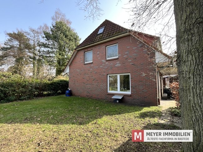 Moderne Erdgeschosswohnung mit Garten und Carport im Herzen von Rastede (Obj.-Nr. 6592)