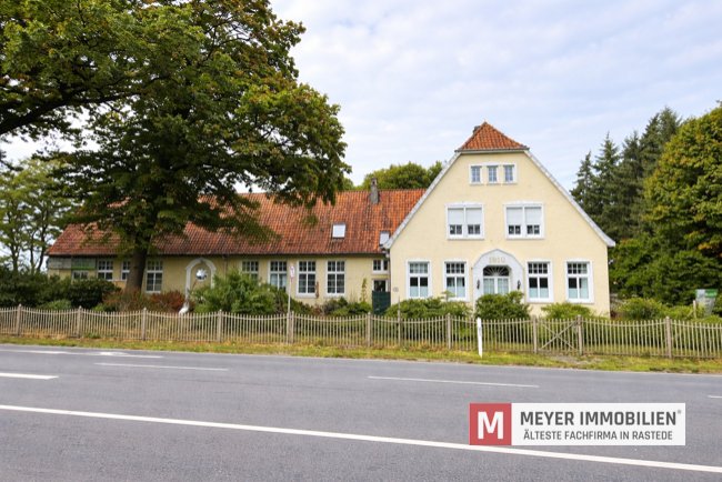 Wohn- und Gewerbeensemble mit Halle und Mieterträgen auf großem Grundstück (Obj.-Nr. 6559)