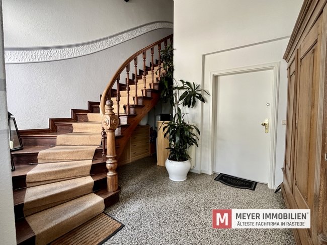 Geräumige, lichtdurchflutete Dachgeschosswohnung in Toplage von Rastede (Obj.-Nr.: 6593)