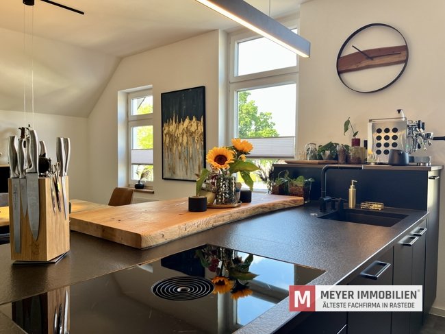 Geräumige, lichtdurchflutete Dachgeschosswohnung in Toplage von Rastede (Obj.-Nr.: 6593)
