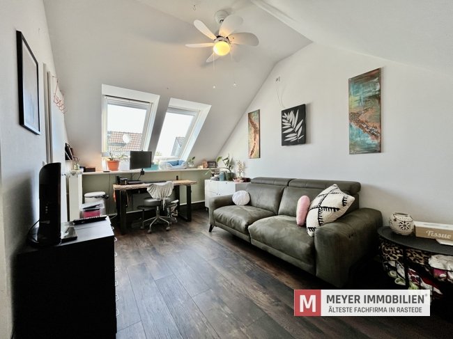 Geräumige, lichtdurchflutete Dachgeschosswohnung in Toplage von Rastede (Obj.-Nr.: 6593)