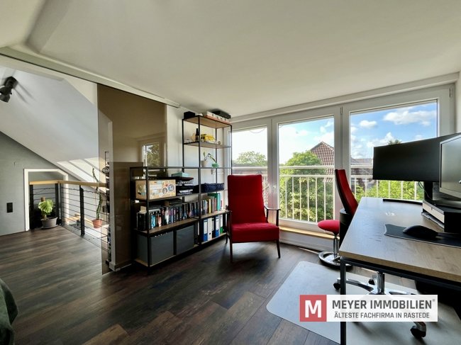Geräumige, lichtdurchflutete Dachgeschosswohnung in Toplage von Rastede (Obj.-Nr.: 6593)