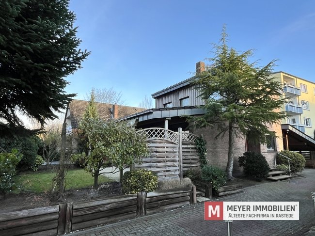 Helles Architektenhaus auf ruhigem Hintergrundstück in OL-Dietrichsfeld (Obj.-Nr. 6616)