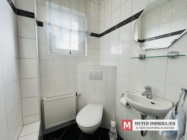 Gepflegtes Einfamilienhaus mit Wintergarten und Teichanlage! (Obj.-Nr. 6584)