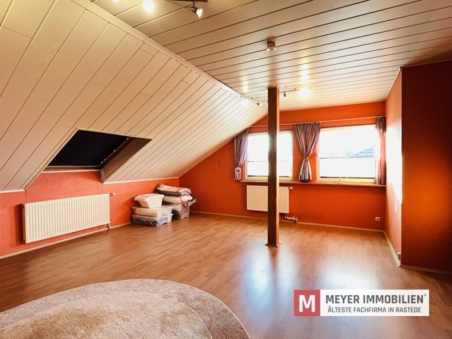 Gepflegtes Einfamilienhaus mit Wintergarten und Teichanlage! (Obj.-Nr. 6584)