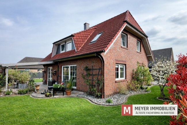 Modernes und geräumiges Einfamilienhaus in Jaderberg (Obj.-Nr.: 6617)