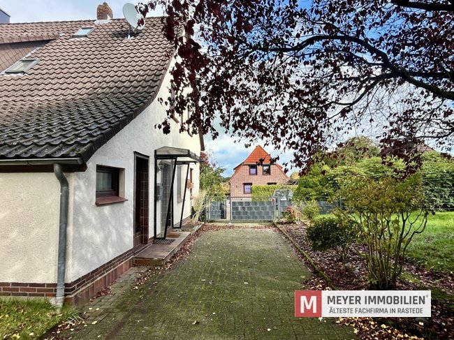Bezugsfreie und sanierte Doppelhaushälfte in Jaderberg zu verkaufen (Obj.-Nr.: 6623)